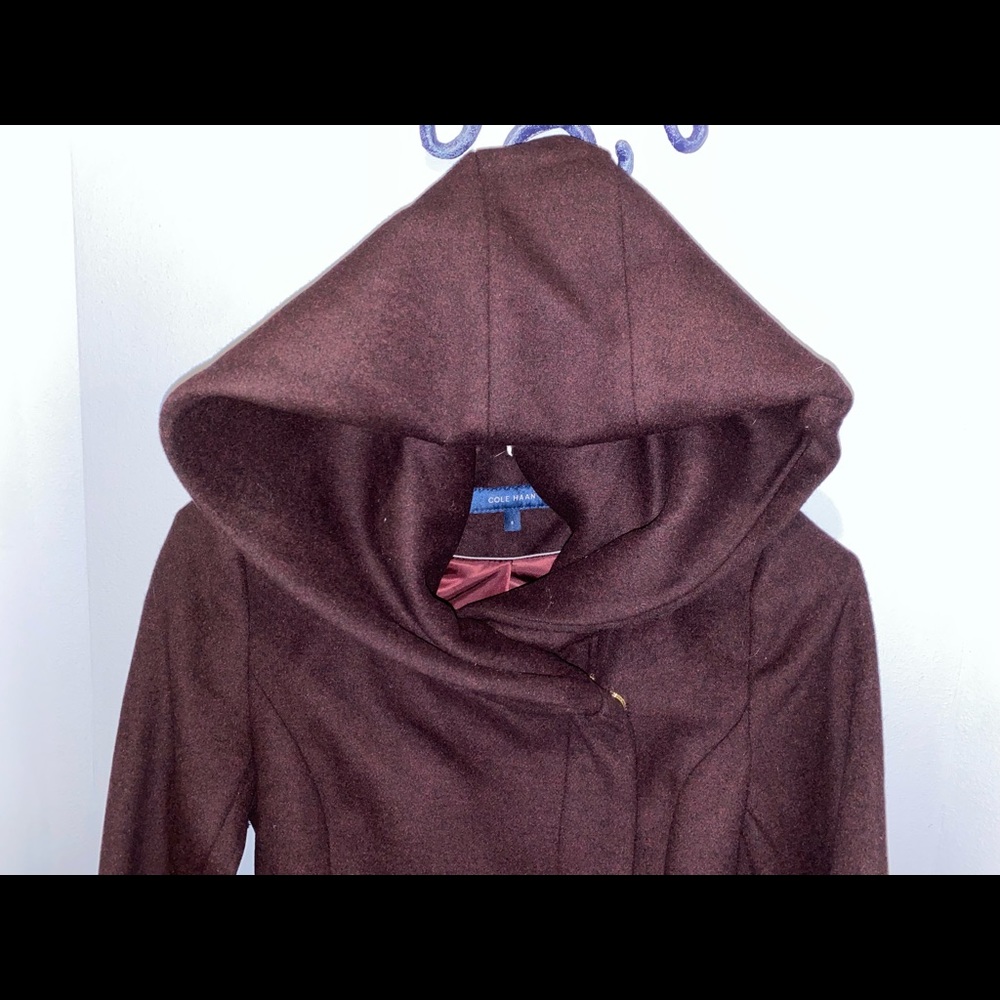 Cole Haan NWTO Wool blend Eggplant coat with Oversized hood & elegant belt.